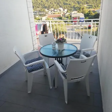 Apartment Hanna *